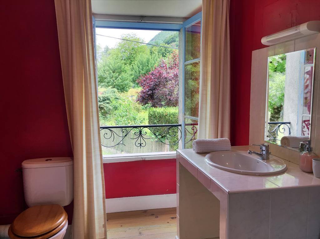 Papilio Bed & Breakfast Montauban-de-Luchon ภายนอก รูปภาพ