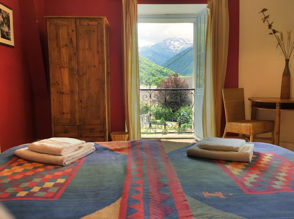 Papilio Bed & Breakfast Montauban-de-Luchon ภายนอก รูปภาพ