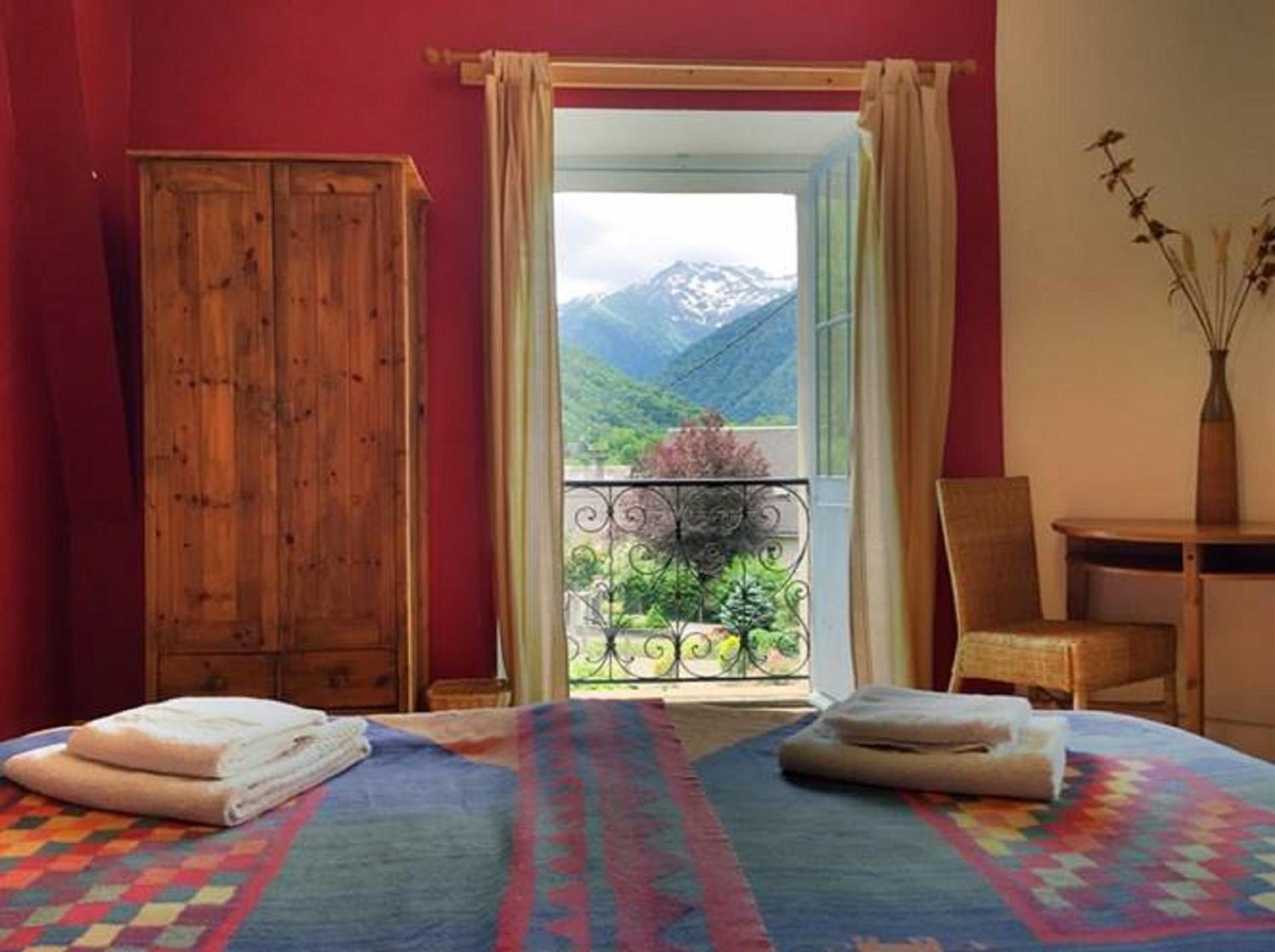 Papilio Bed & Breakfast Montauban-de-Luchon ภายนอก รูปภาพ
